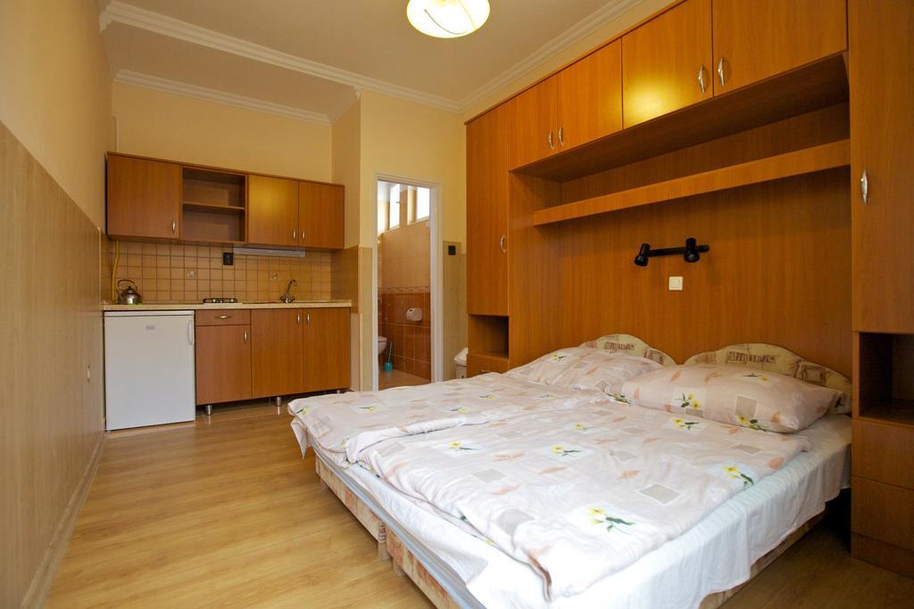 מלון Hajdúszoboszló Ferenczi Apartament חדר תמונה