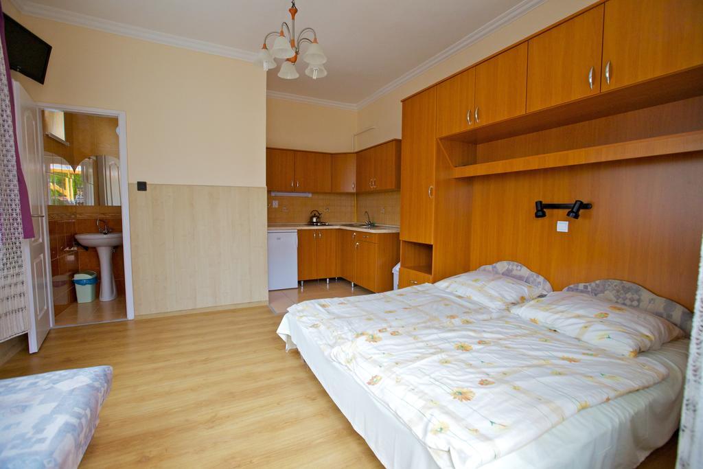 מלון Hajdúszoboszló Ferenczi Apartament חדר תמונה